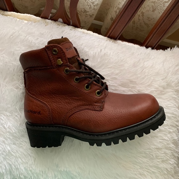 Boots 🥾 - Picture 7 of 9